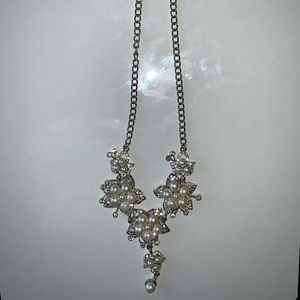 Flowery necklace
